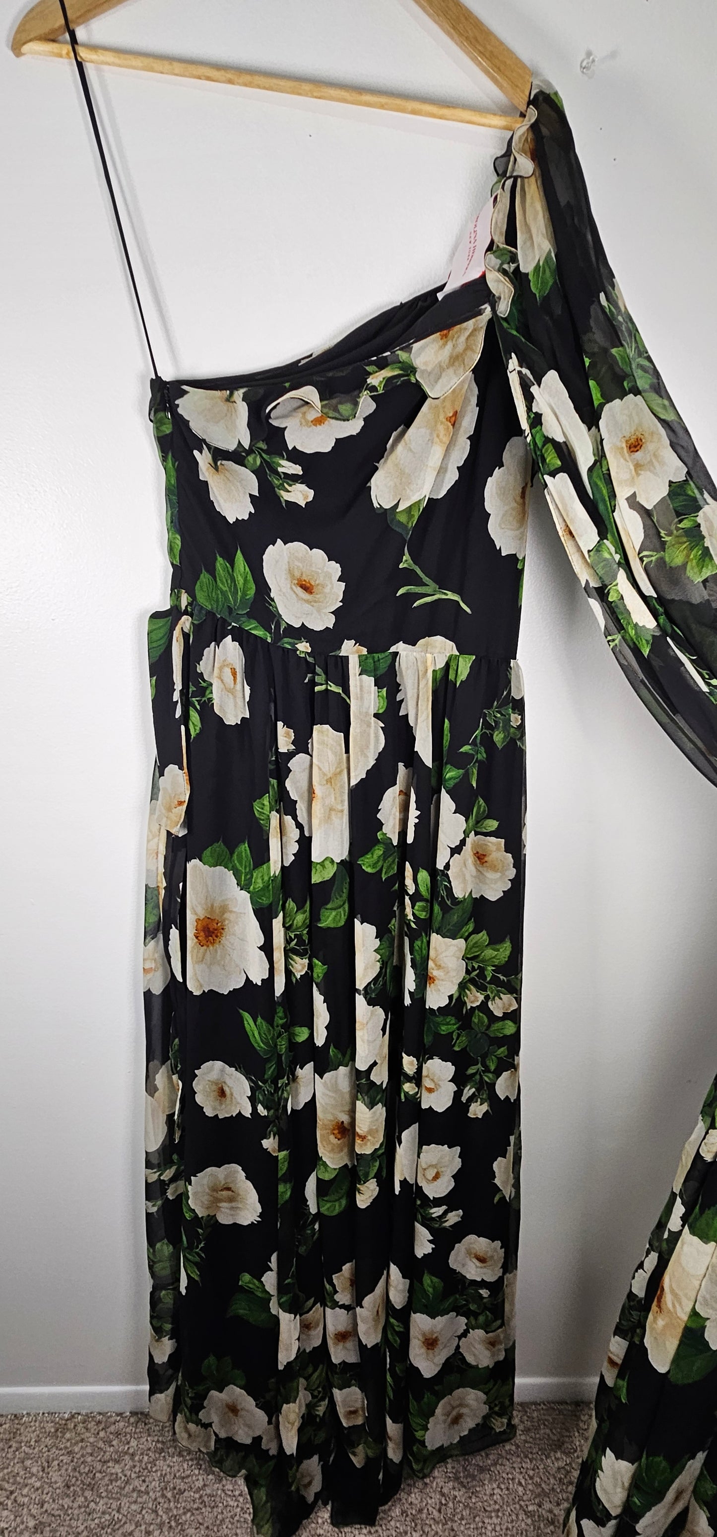 CAROLINA HERRERA Women's Halter Neck Bias Gown With Detached Cape SIZE 10