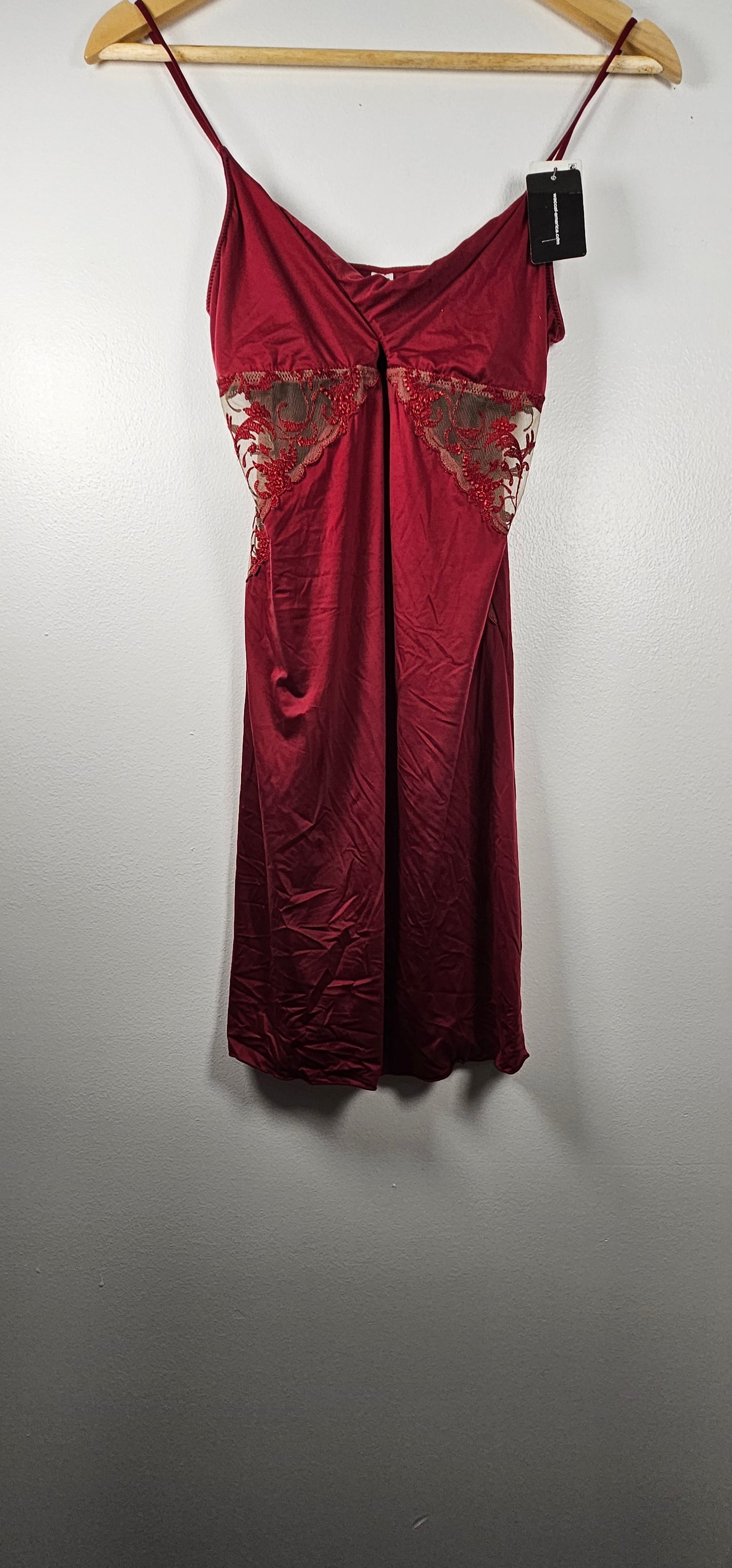 Wacoal Women's Dramatic Interlude Embroidery Chemise Size M, S
