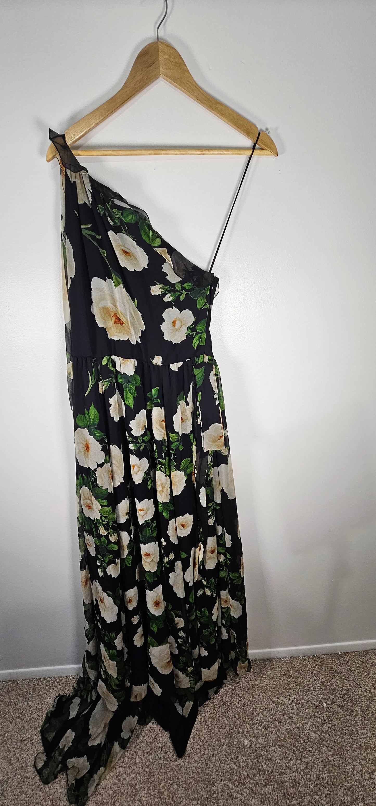 CAROLINA HERRERA Women's Halter Neck Bias Gown With Detached Cape SIZE 10