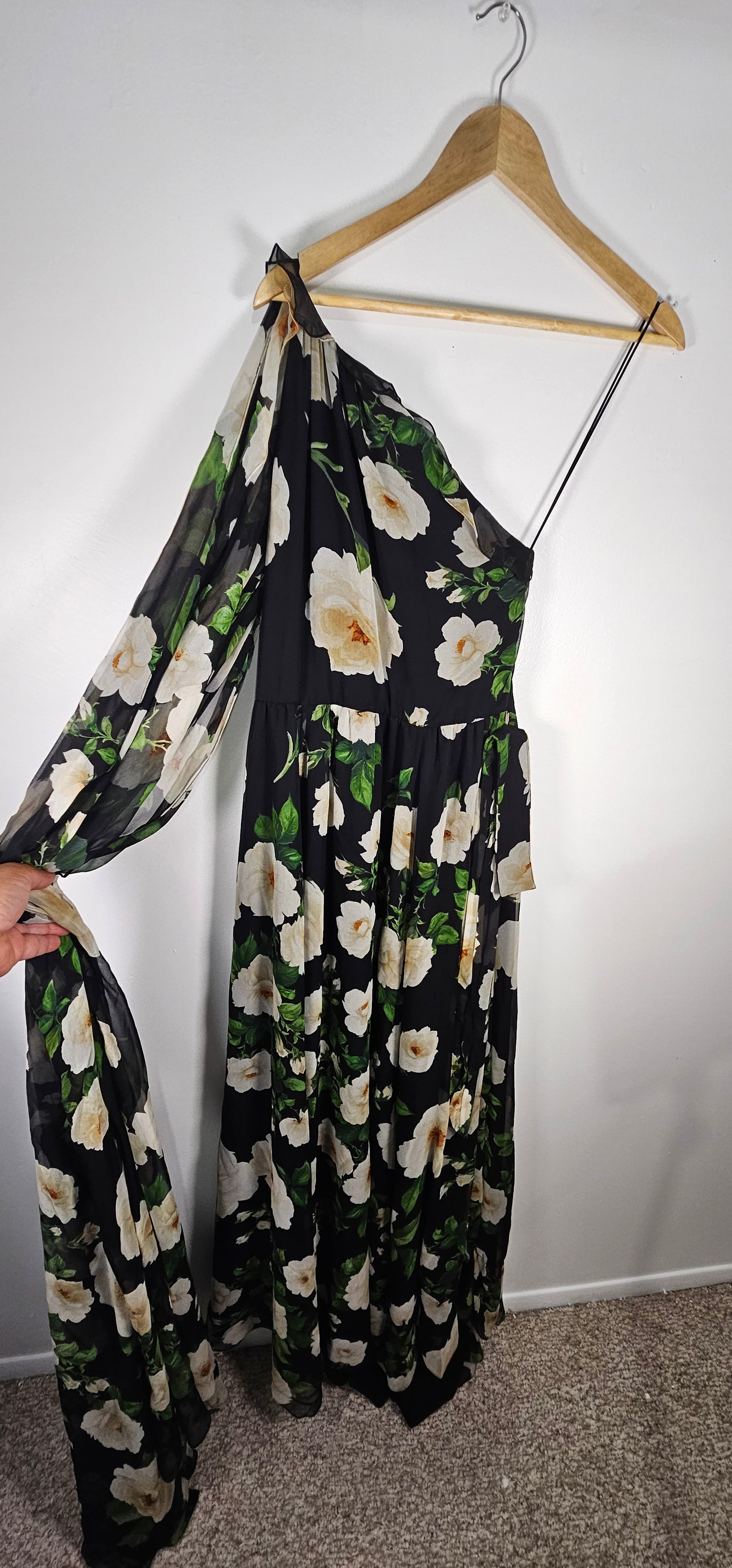 CAROLINA HERRERA Women's Halter Neck Bias Gown With Detached Cape SIZE 10
