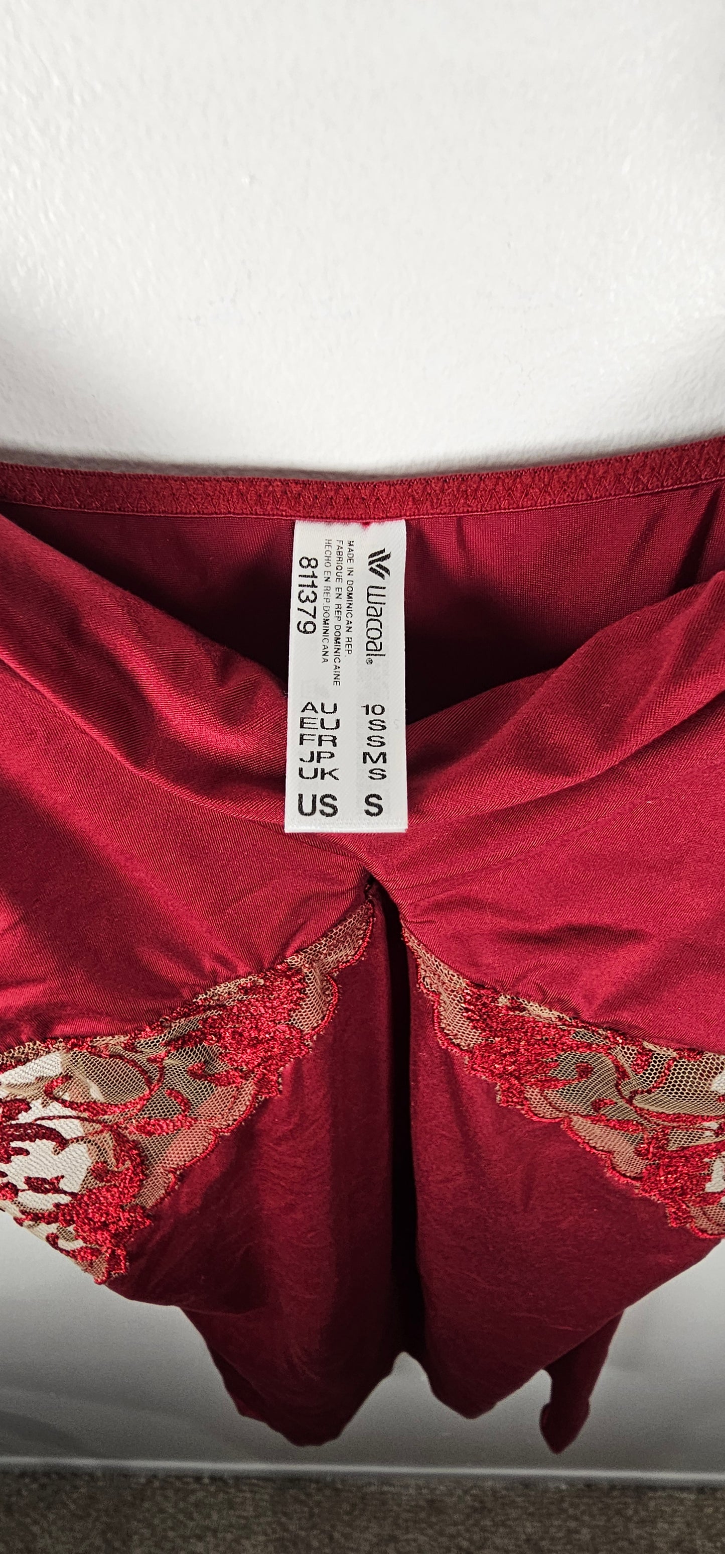 Wacoal Women's Dramatic Interlude Embroidery Chemise Size M, S